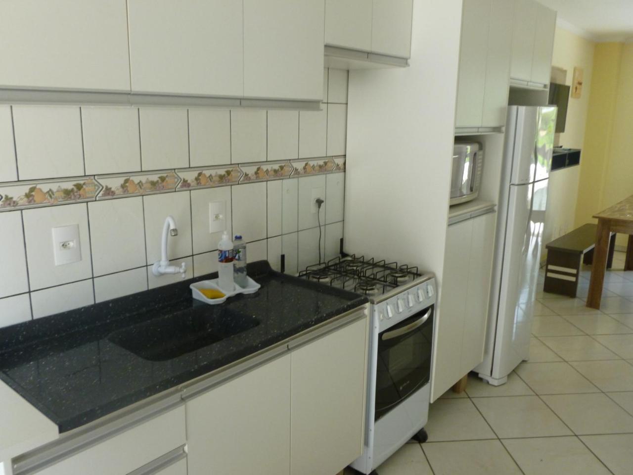 Apartamento 12 - Bombinhas - 200 Metros Da Praia Exteriér fotografie